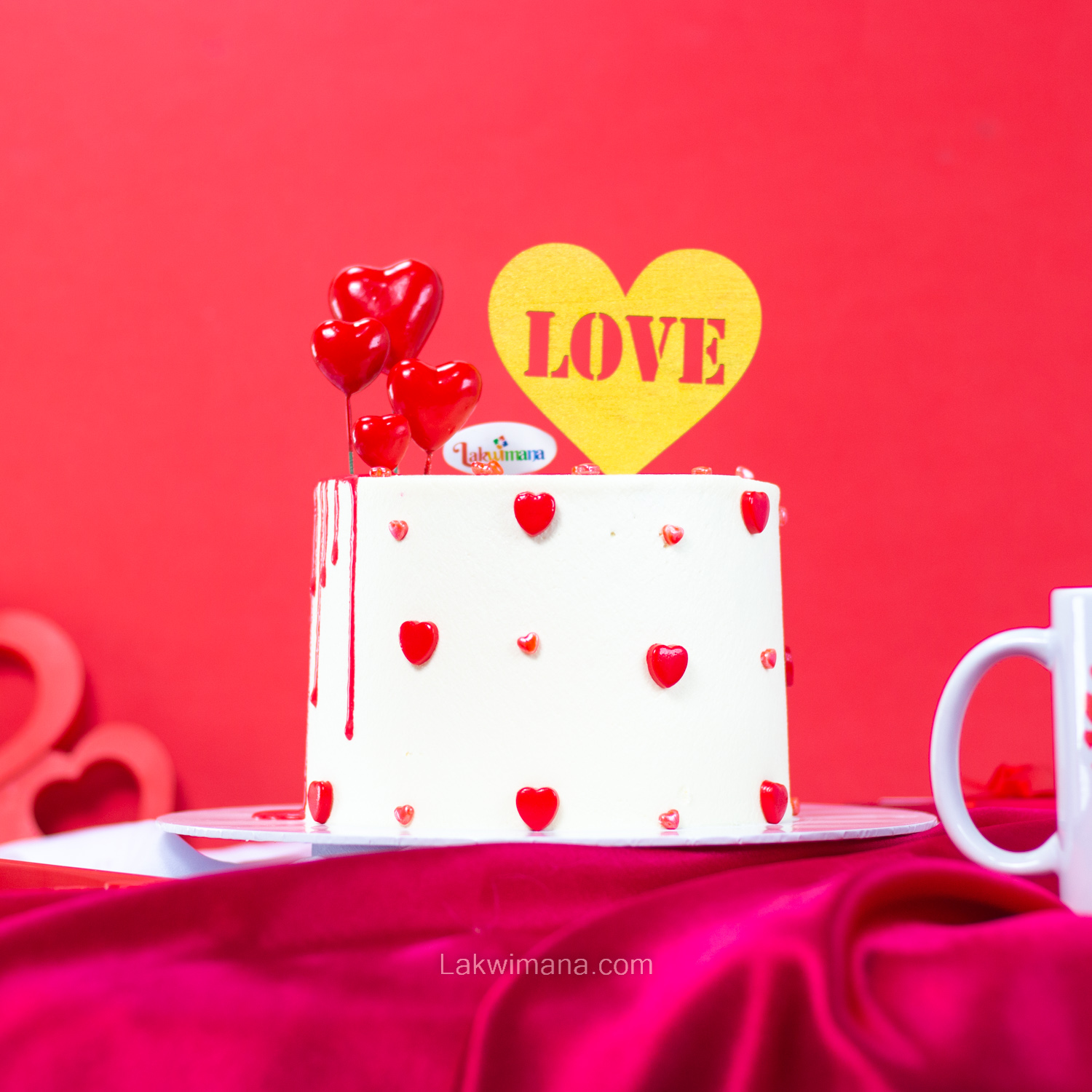 Love Drip Cake 1.2kg